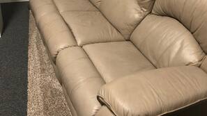 2 bedrooms, iron/ironing board, WiFi, linens