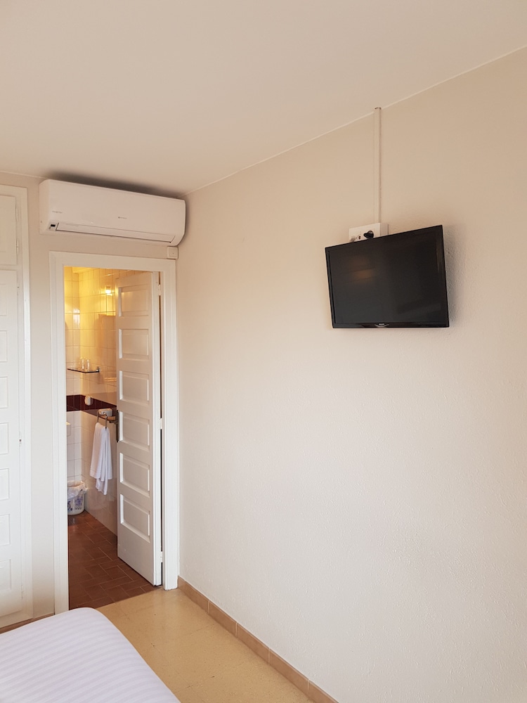 Photo - Hostal Ondina