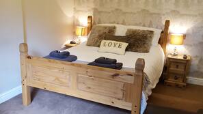 Desk, iron/ironing board, free WiFi, linens