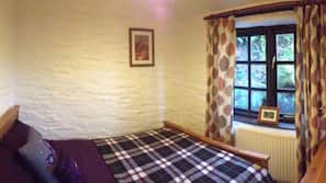 2 bedrooms, iron/ironing board, linens