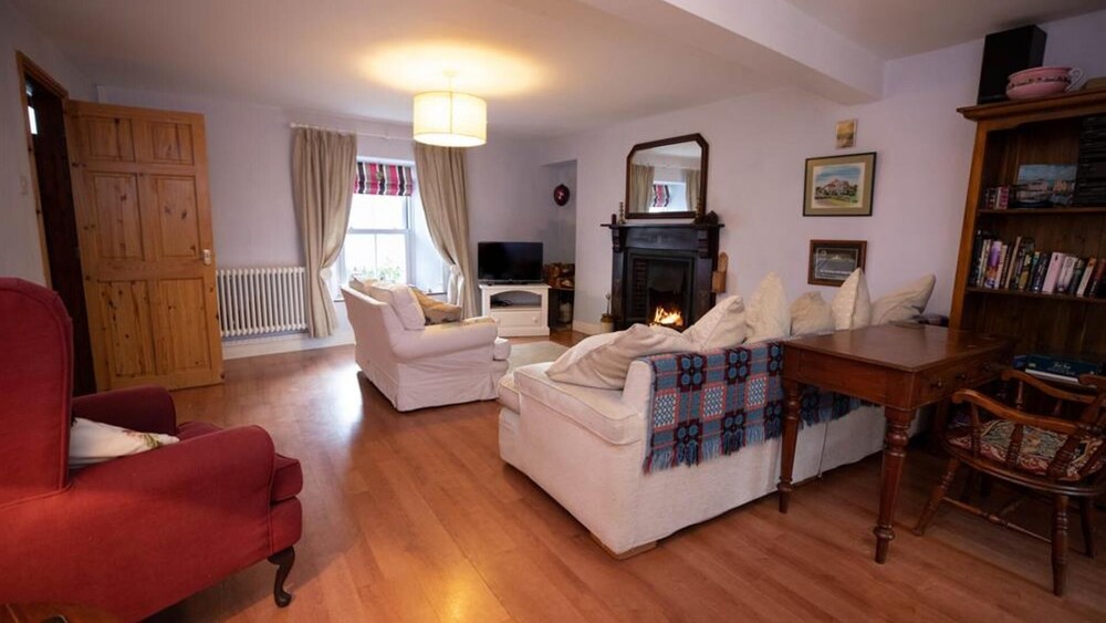 Trafalgar Road 21 Deals & Reviews (Tenby, GBR) Wotif