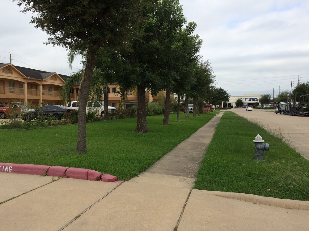 Executive Inn Suites In Houston Hotel Rates Reviews On Orbitz