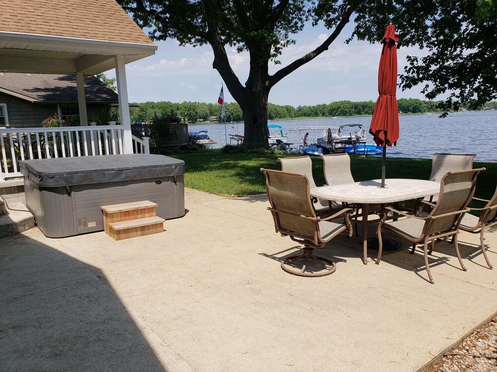 Lakefront home on AllSports Long Lake in Burr Oak Best Rates & Deals on Orbitz