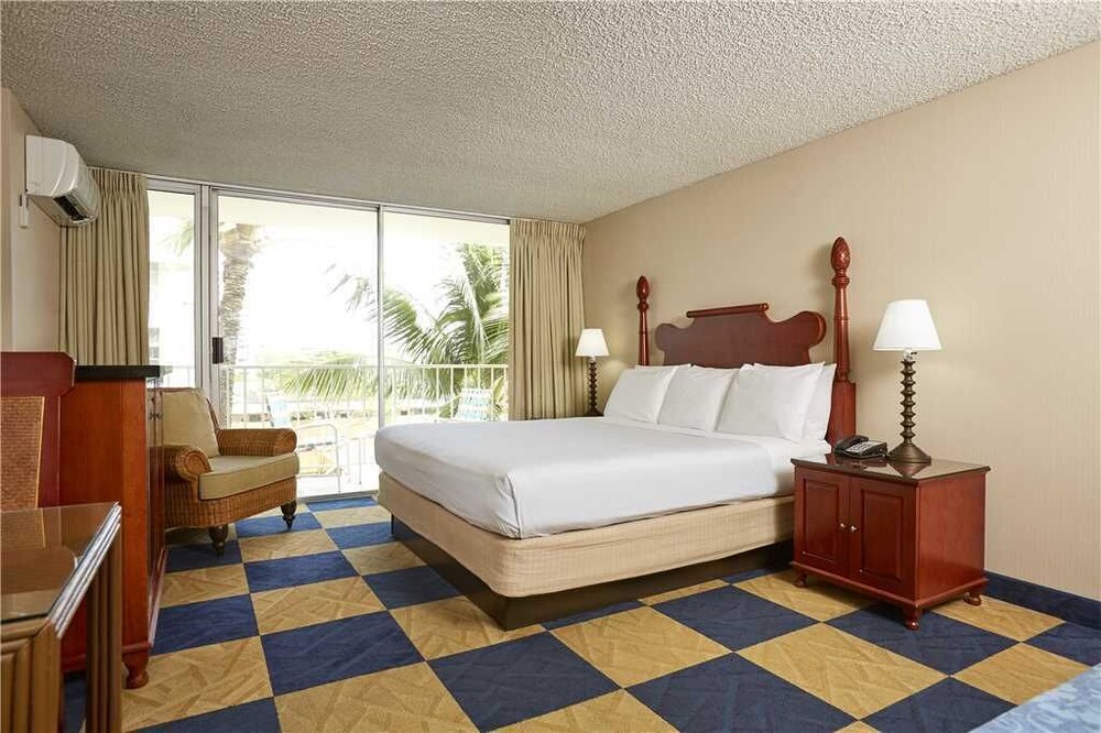 Hotels With In Honolulu Dandk Organizer