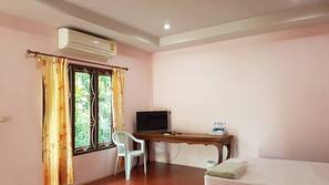 Blackout drapes, free WiFi, linens