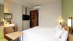 Free WiFi, linens, wheelchair access