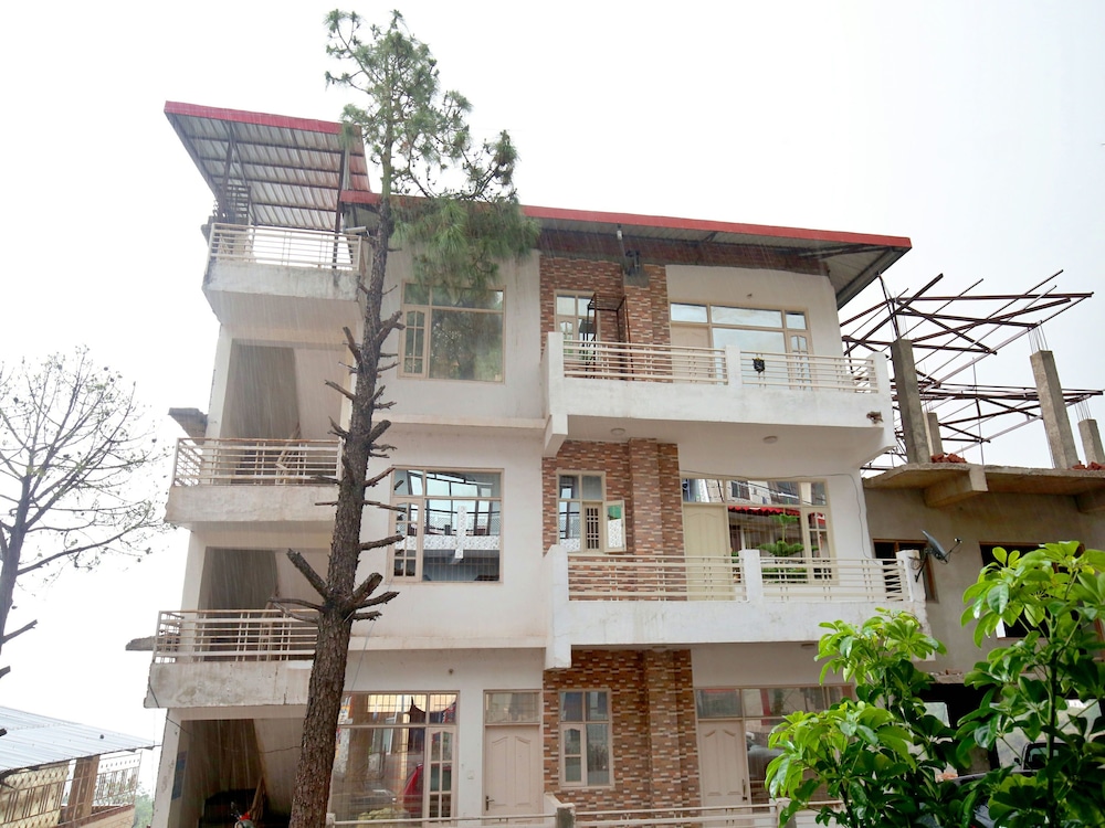 OYO 13433 Home Kasauli View 2BHK Dharampur in Kasauli, India
