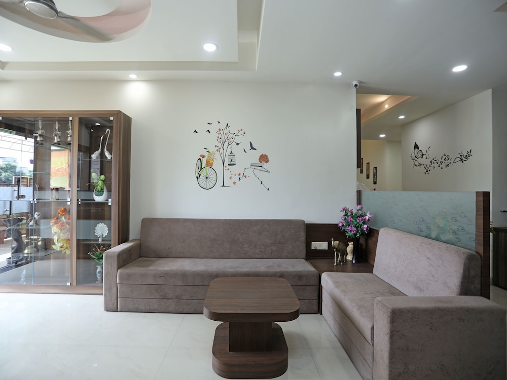 OYO 14593 Smart Rooms by Shree Vatika in Bhopal, India