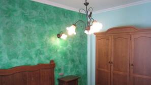 2 dormitorios, camas supletorias (de pago), wifi gratis y ropa de cama