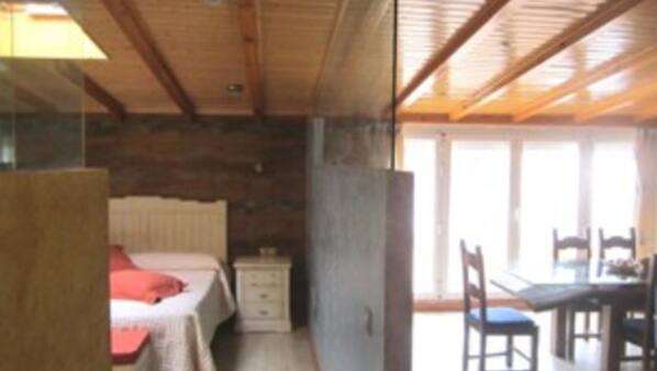 Camas supletorias (de pago), wifi gratis, ropa de cama