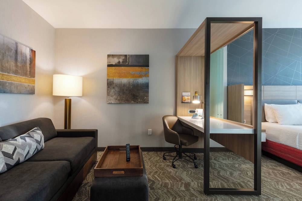 Suite, 1 king, trundle bed. marriott chattanooga south ringgold ga