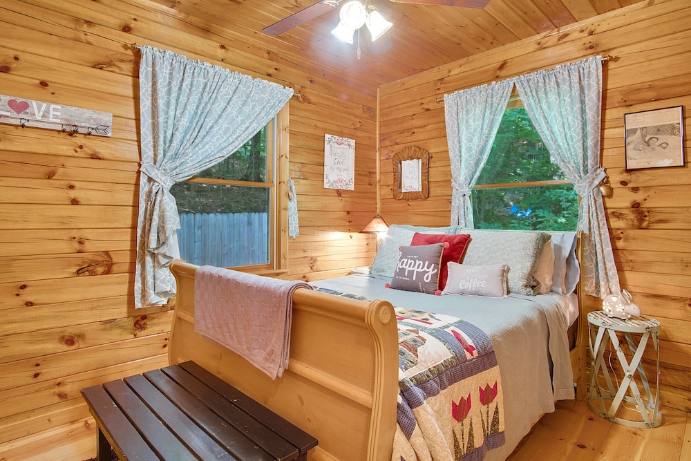 Rent 2 Get 1 Free In Jan Feb Perfect Cabin For A Relaxing