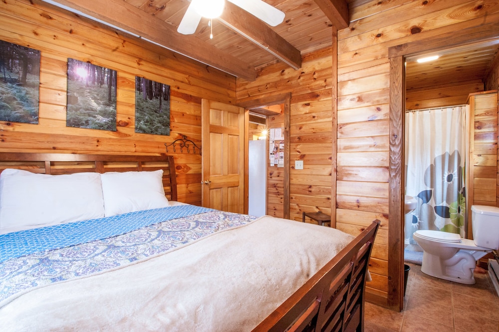 Cabin in the Woods Near Ricketts Glen With Many Modern Amenities in Benton Best Rates