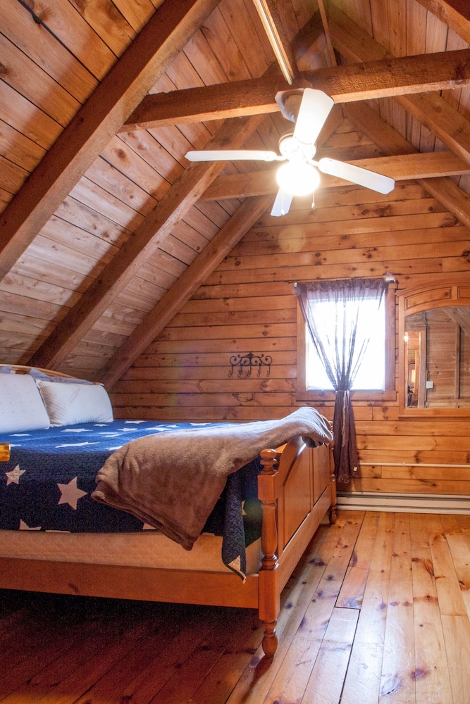 Room, Cabin in the Woods - Near Ricketts Glen - With Many Modern Amenities