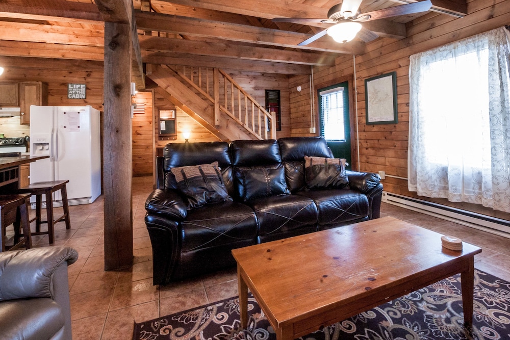 Cabin in the Woods Near Ricketts Glen With Many Modern Amenities