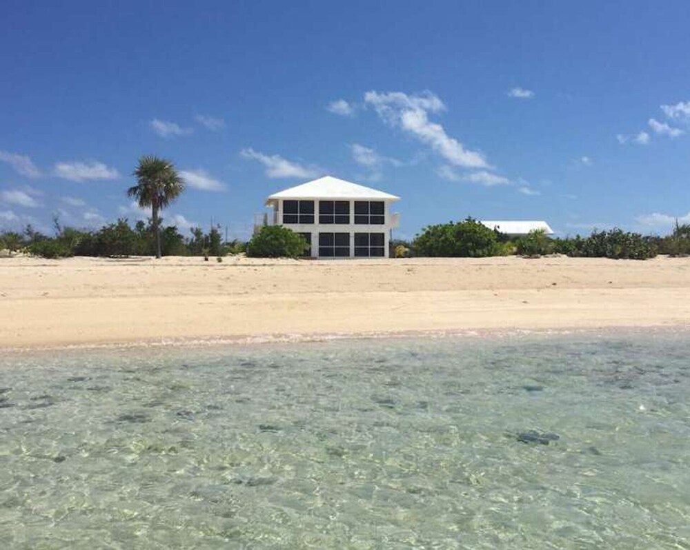 Beachfront Luxury Villa Non Windy Caribbean Side Long Featured Image