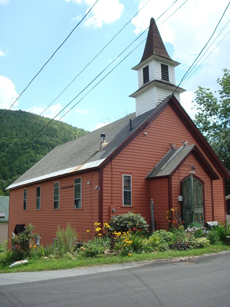 Renovated Church Sanctuary: Ski and Swim, Relax, Cook, Gather.