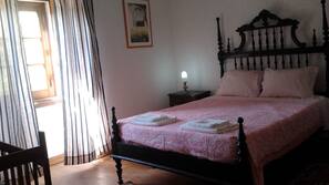 4 bedrooms, iron/ironing board, cribs/infant beds, WiFi