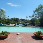 The 10 Best Hotels In Plantersville Texas For 2019 Expedia Cabins Vacation Al Weddings Reunions Fishing Swimming