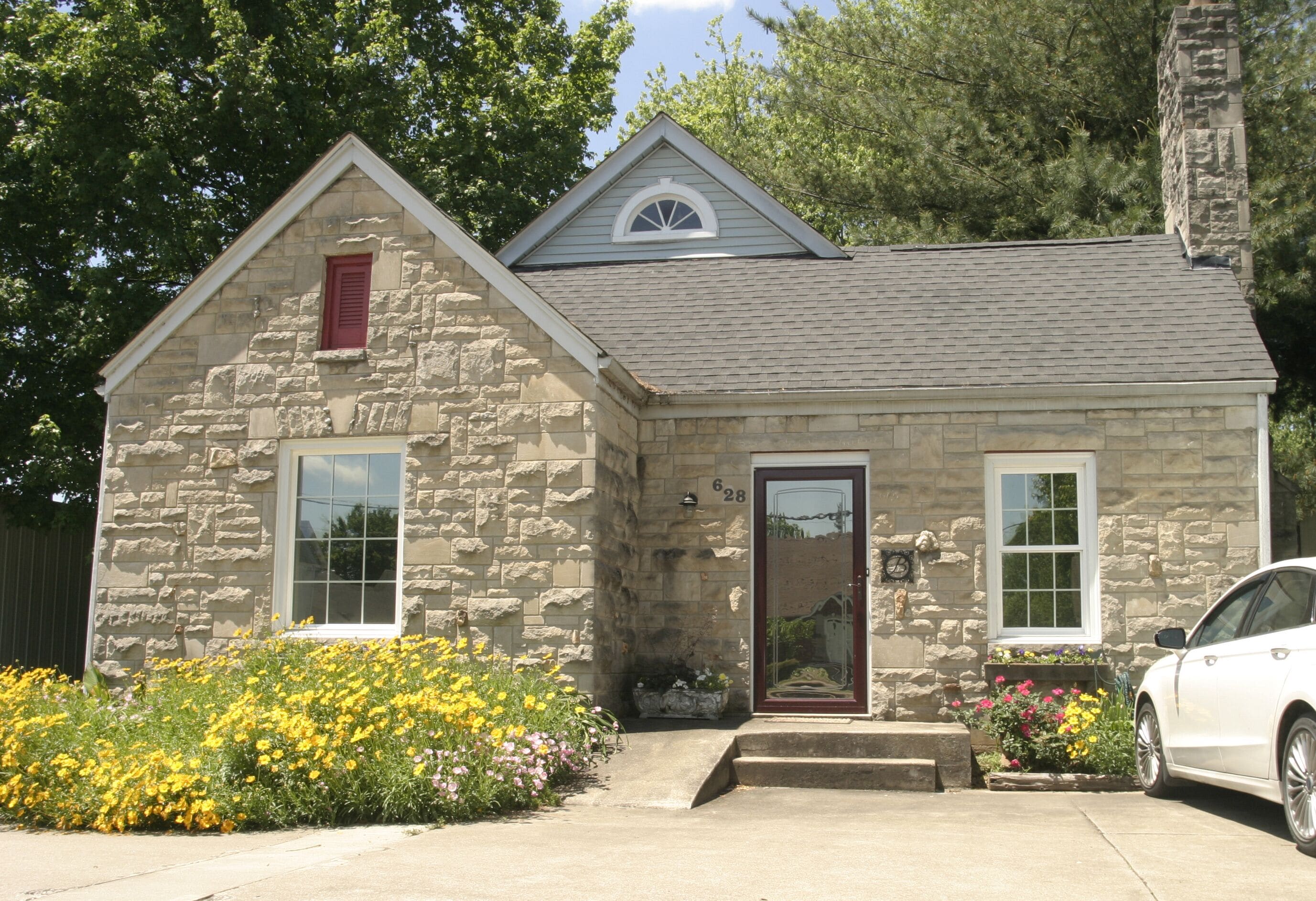 Ron & Orline's Home, park at the door. Bardstown the "Heart of Bourbon Country" in Elizabethtown, United States