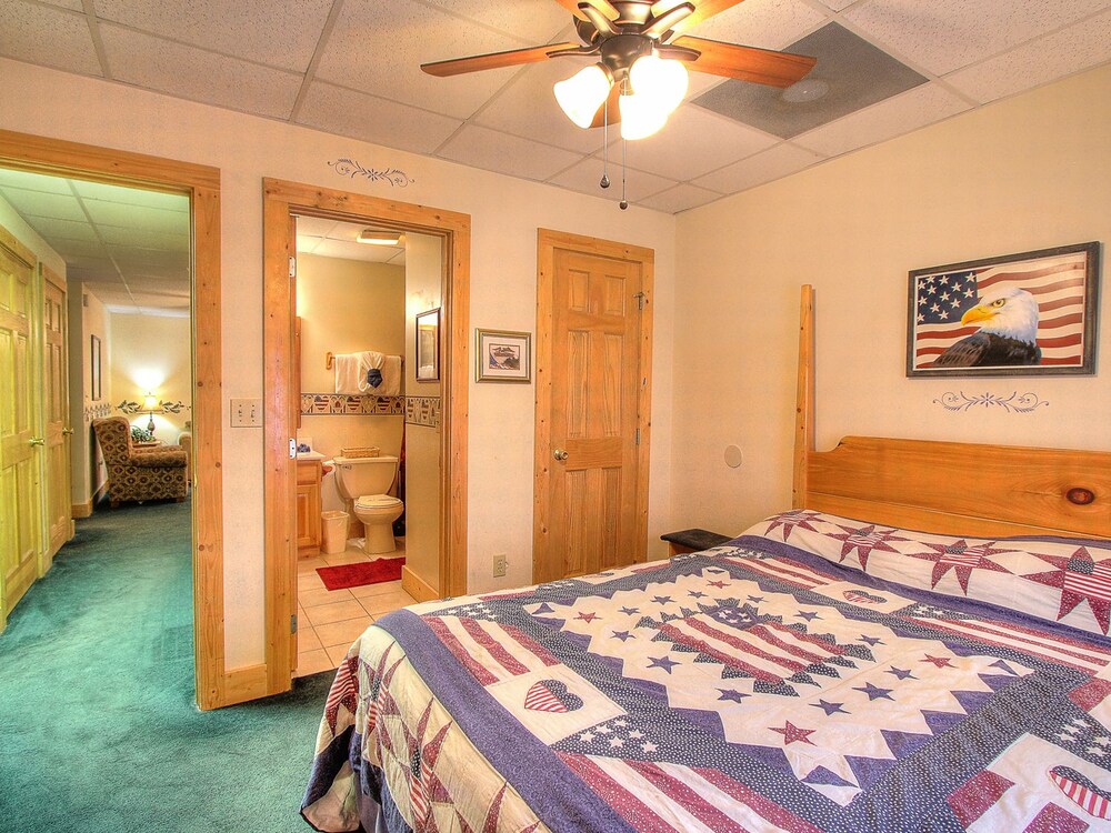 Grinnin Bears 6 Bedroom Cabin Gatlinburg Pigeon Forge 2019