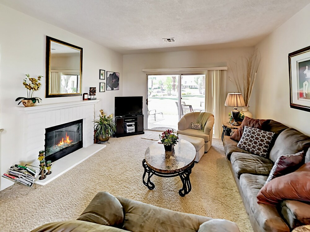 Palm Desert Gated 2br 2ba W Pools Golf Tennis 2 Bedroom