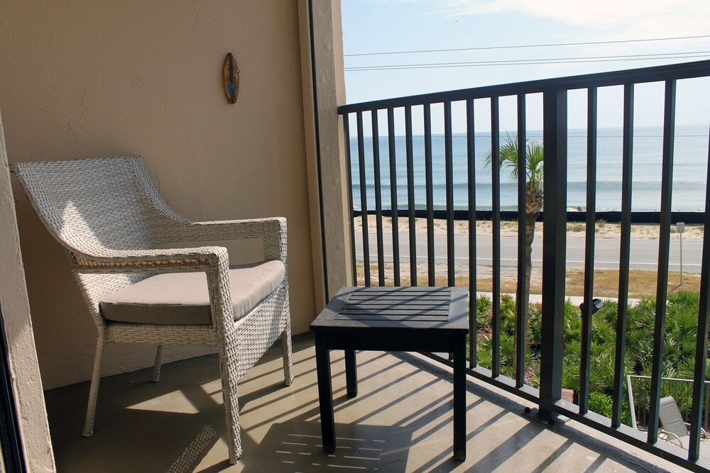 Oceanfront Amazing View Balcony Pool Smart Tvs Ormond