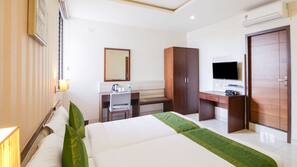 Rollaway beds, free WiFi, linens