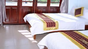 Minibar, desk, free WiFi