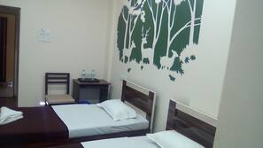 1 bedroom, desk, blackout curtains, soundproofing