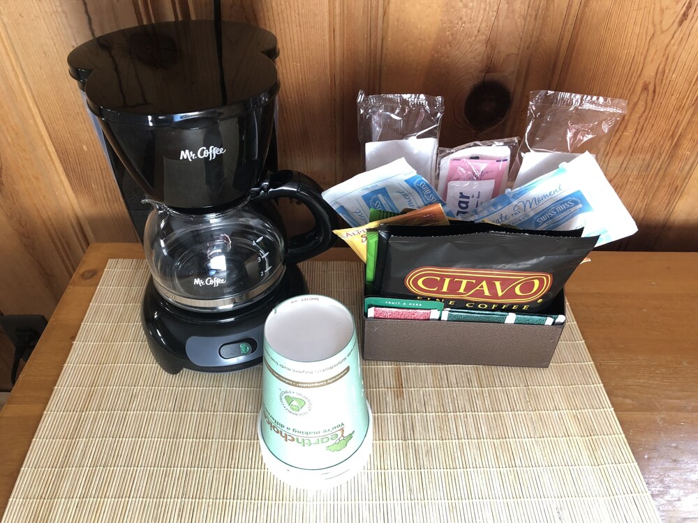 Coffee and/or coffee maker, Riverside Lodge & Retreat