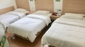 高級寢具、書桌、免費 Wi-Fi