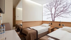 Premium bedding, iron/ironing board, free WiFi
