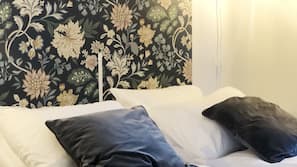 Iron/ironing board, free WiFi, linens