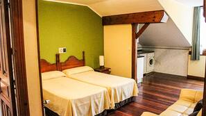 Escritorio, cortinas opacas, sistema de insonorización y wifi gratis