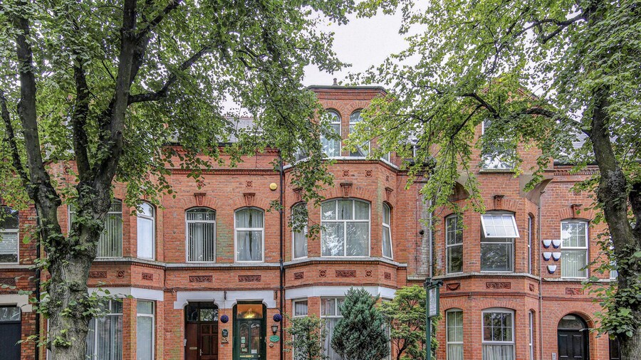 OYO Avenue House