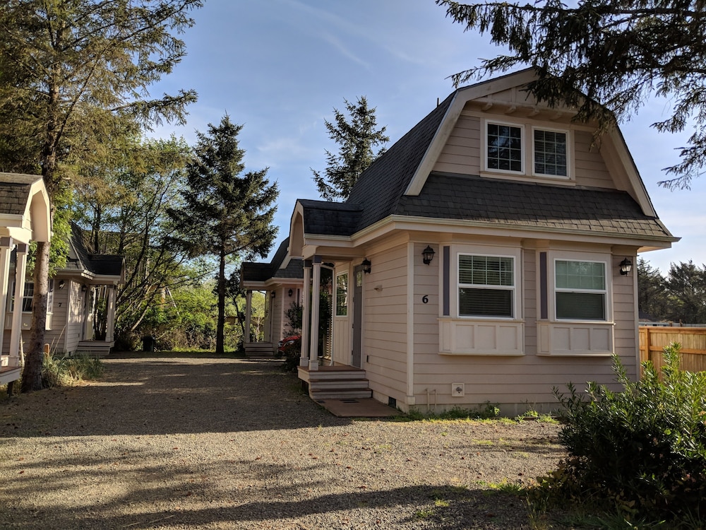 Sea Breeze Cottages And Motel Nova Scotia Canada Sea Breeze Cottages in Ocean Shores | Best Rates & Deals on Orbitz