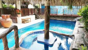 2 piscinas al aire libre