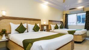 Iron/ironing board, free WiFi, linens