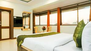 Iron/ironing board, free WiFi, linens