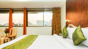 Iron/ironing board, free WiFi, linens