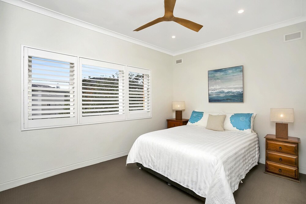 Two Bedroom Beachside Apartment - CLOV4