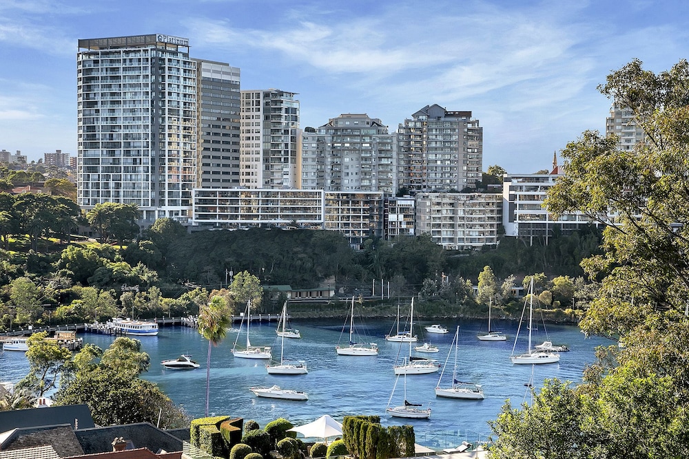 Harbourside Luxury - PNT03