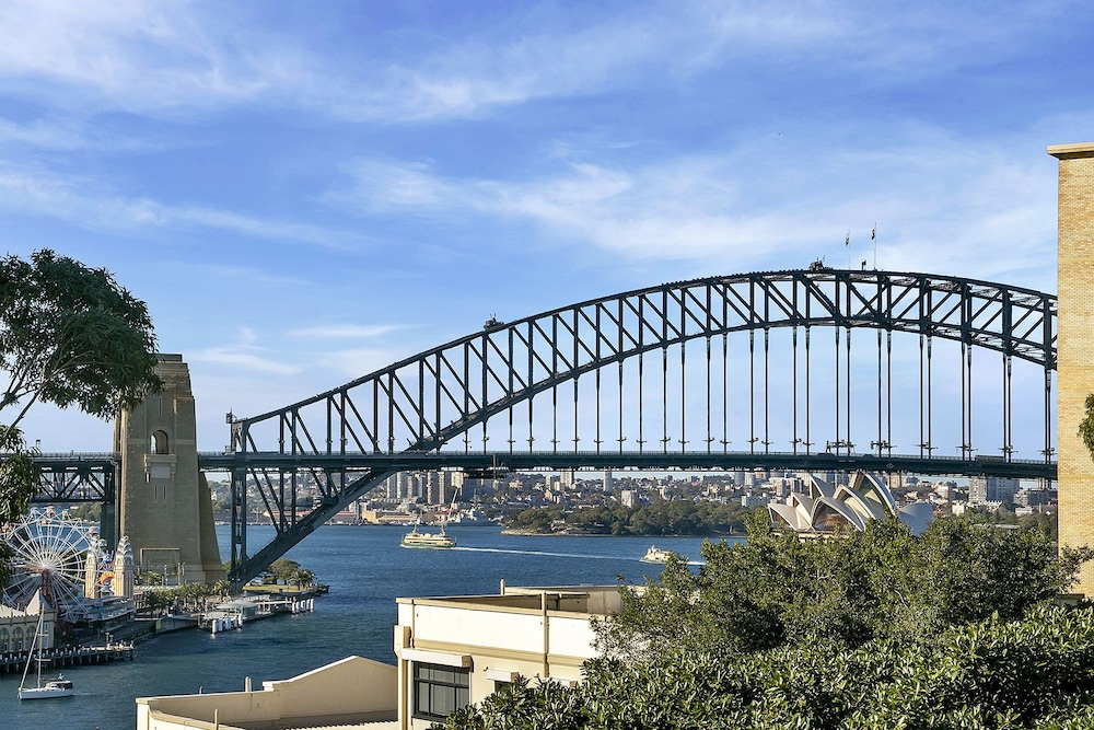 Harbourside Luxury - PNT03