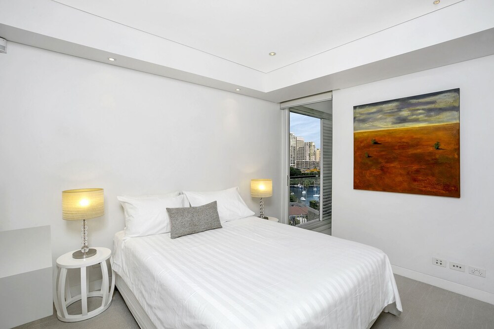 Harbourside Luxury - PNT03