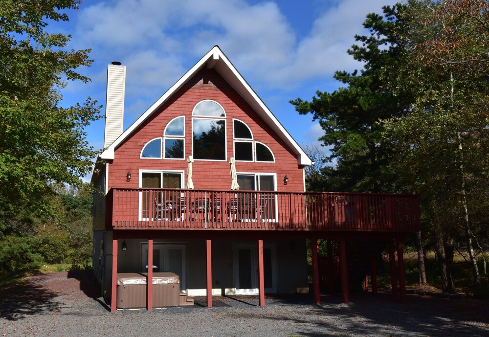 Pet Friendly Sleeps 22 With Steam Shower Hot Tub Pool Table And Featured Image