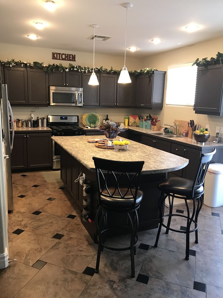 Las Vegas Home 5 Br Sleeps 10 In Las Vegas Hotel Rates Reviews