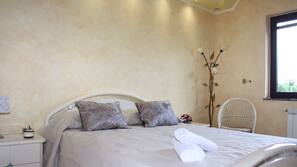 Con stile personalizzato, con arredamento individuale, tende oscuranti