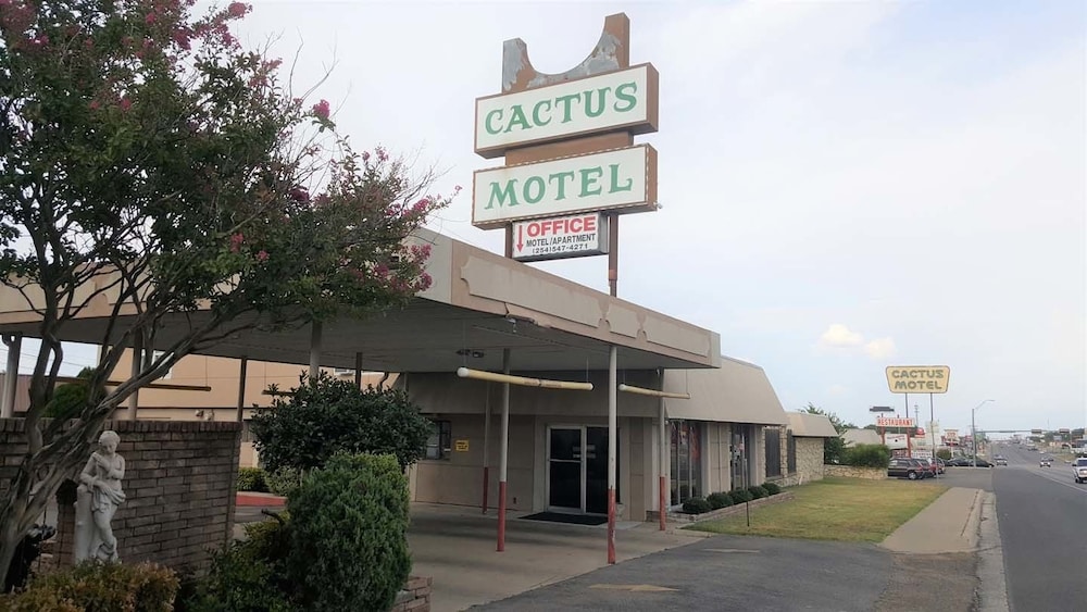 Cactus Inn and Suites, Copperas Cove 58 Room Prices & Reviews