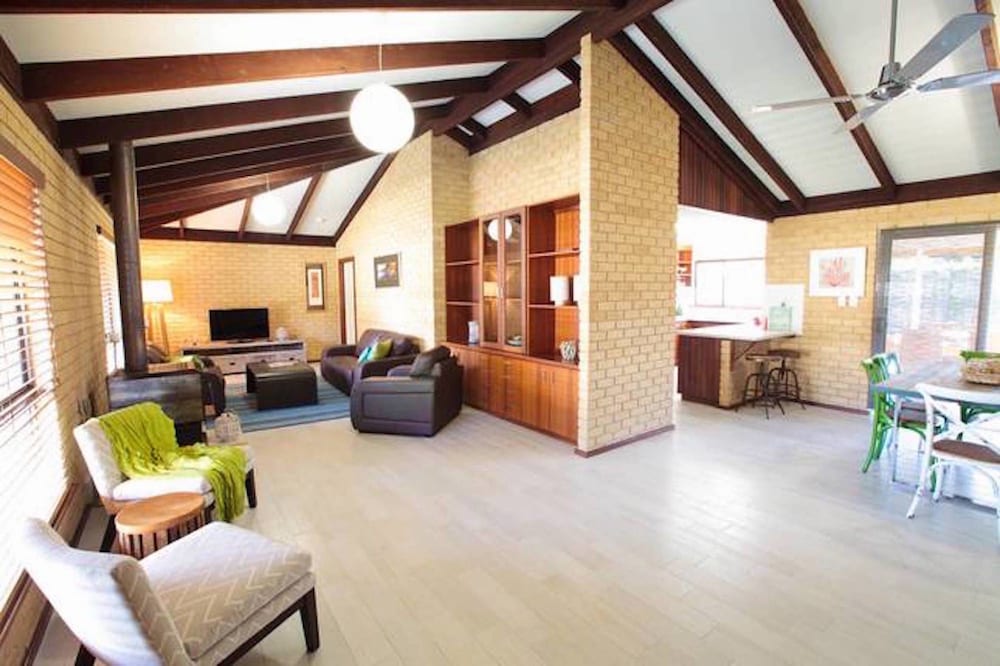 Crystal Shores